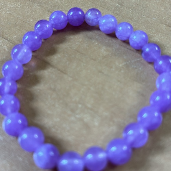 #059 Light Purple Jade Amethyst Bracelet 8mm - Picture 3 of 4